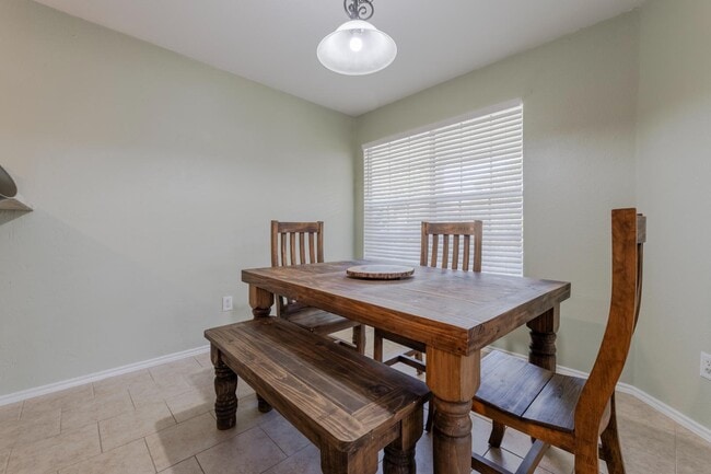 Building Photo - 15531 Knollglade