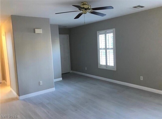 Foto del edificio - 6473 Blue Iris Ct