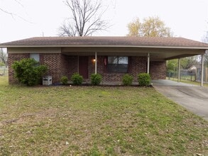 Building Photo - 4 Charlotte Dr