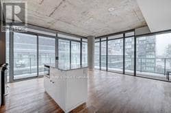 Building Photo - 95 Bathurst St