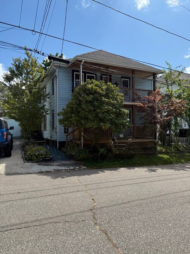 Foto principal - 71 Jessie Ave