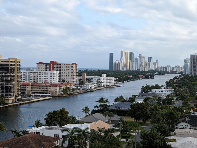 Foto del edificio - 137 Golden Isles Dr