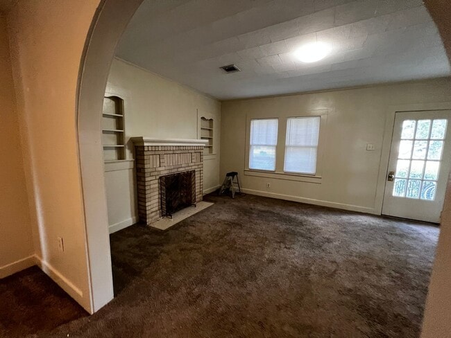 Building Photo - Four Bedroom, Three Bathroom , House Near UL with Lawncare.