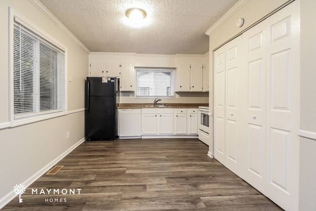 Building Photo - 318 Fairmont Dr