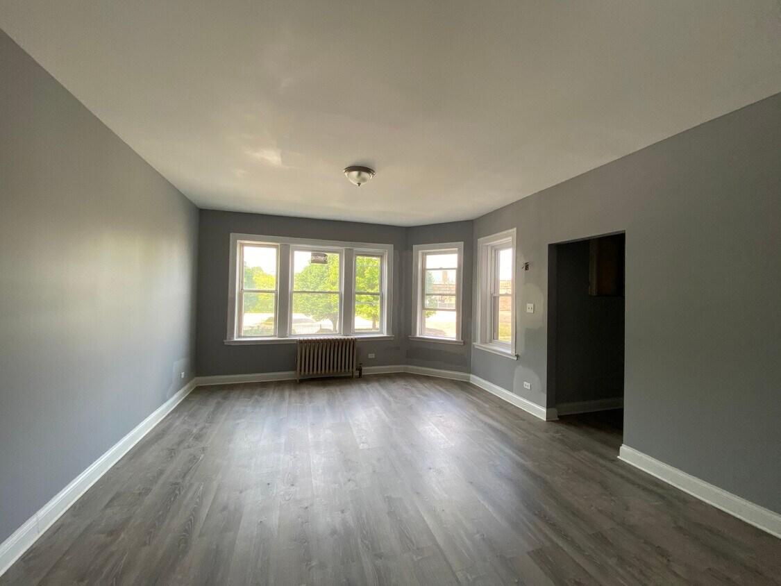 Foto principal - 7919 S Maryland Ave