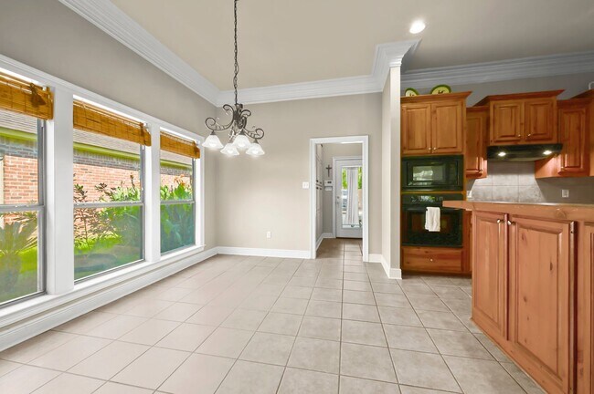 Building Photo - 37038 Millwood Dr