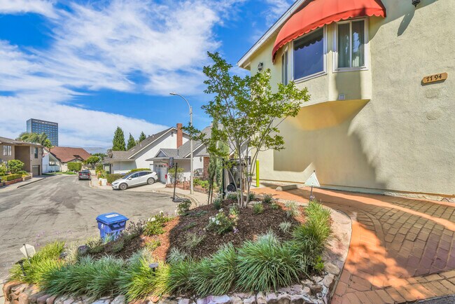 Building Photo - 7794 Skyhill Dr