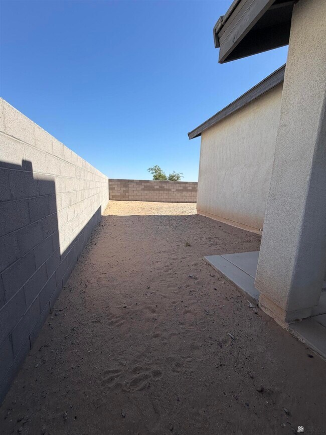 Foto del edificio - 4792 E Udall Ln