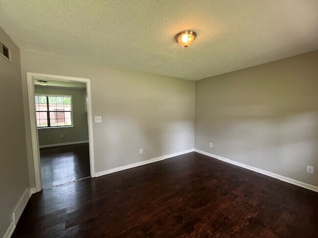 Foto del edificio - Renovated 3 Bedroom 1 Bath Home for Rent!!