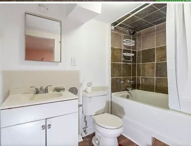 Foto del edificio - 4414 Curtis Ave