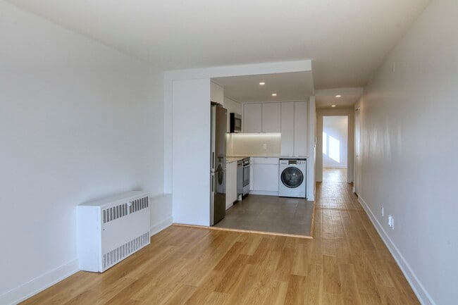 Building Photo - 3460 Rue Durocher