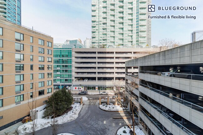 Foto del edificio - 4-75 48th Avenue-SI FL5-ID2233