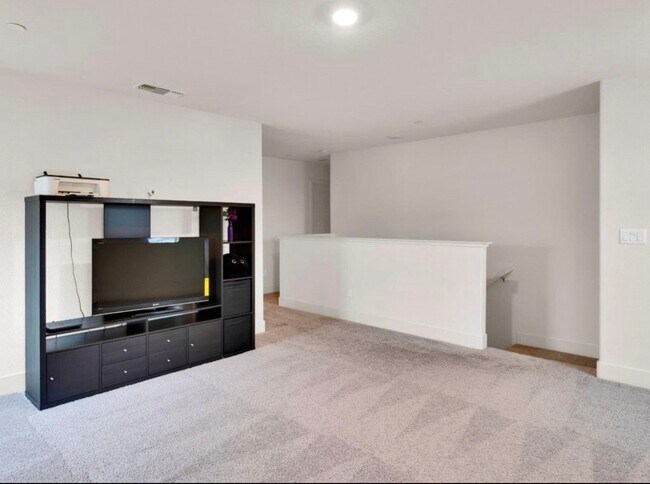 Foto del edificio - 1672 Thistle Ln