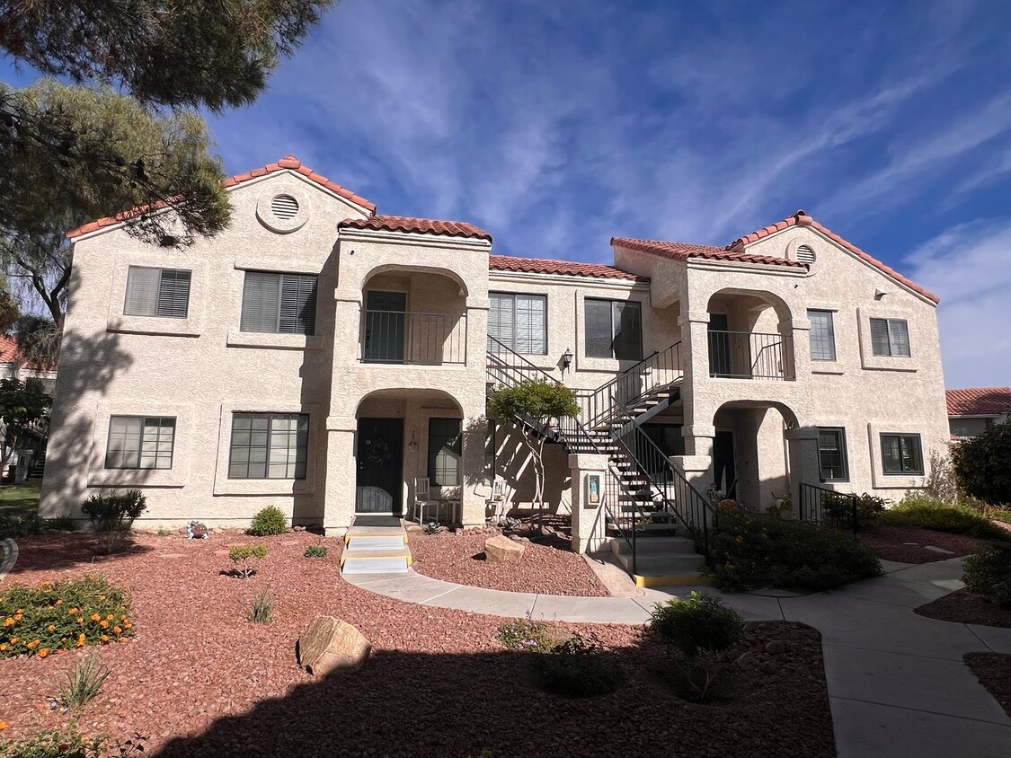 Primary Photo - Gated / 2nd floor / Community Pool