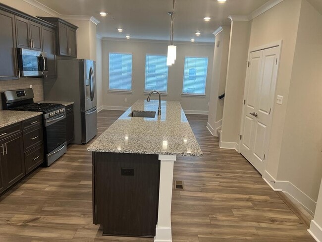 Building Photo - 1435 Clingmans Dome Dr