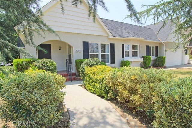 Foto principal - 3208 N Arrowhead Ave