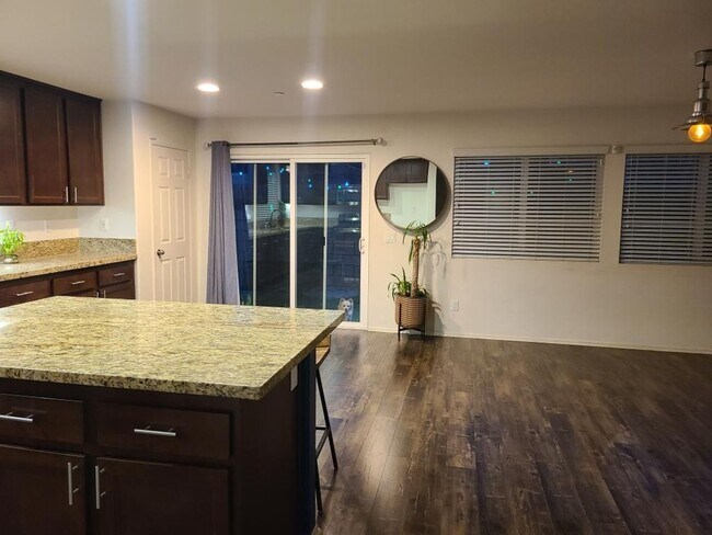 Foto del edificio - Immaculate Estrella 4 bedroom w Solar