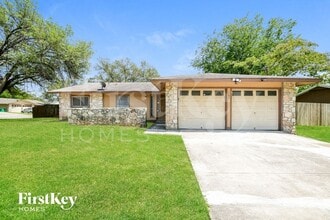 Building Photo - 702 Dana Dr