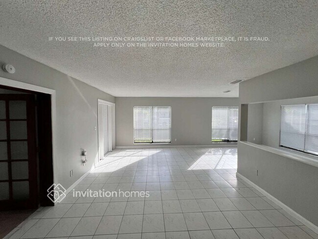 Foto del edificio - 621 NE Helicon Ln