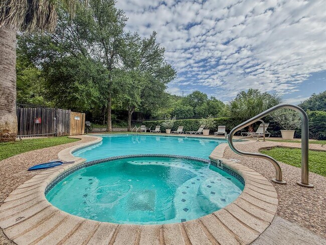 Foto del edificio - 3839 Dry Creek Dr