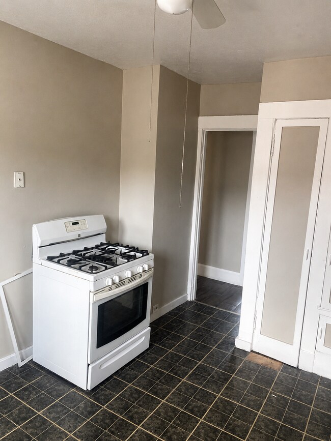 Foto del edificio - 4288 E 131st St