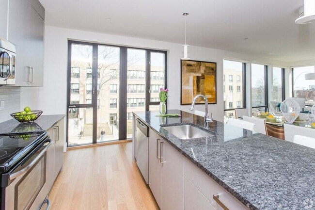 Foto del edificio - 1483 Tremont St