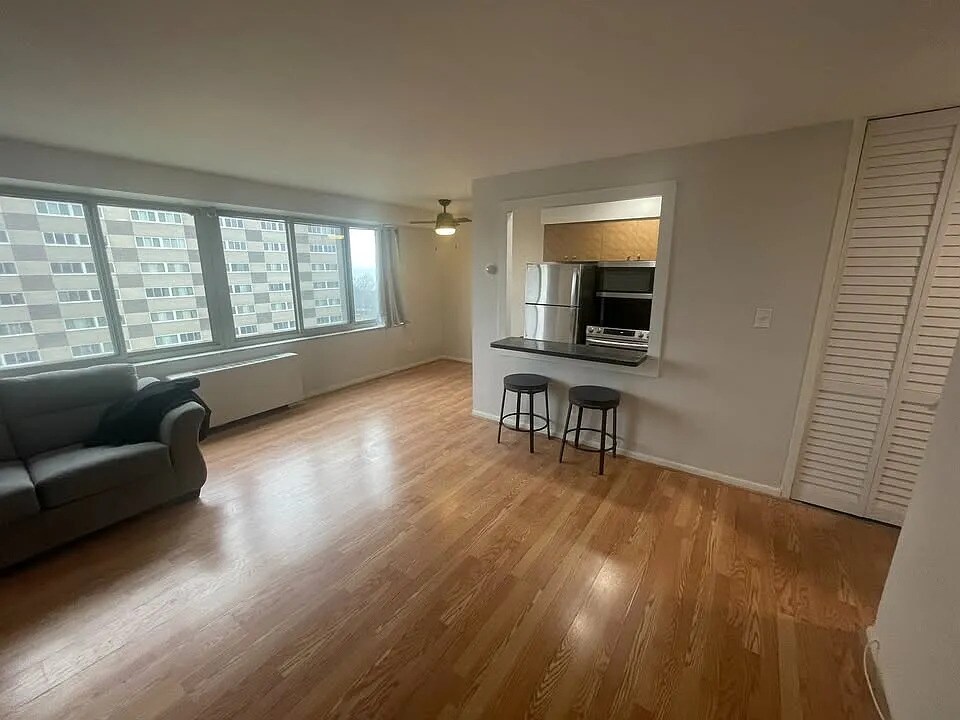 Foto principal - 12520 Edgewater Dr