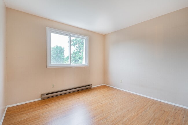 Building Photo - 10 Rue Lauzon