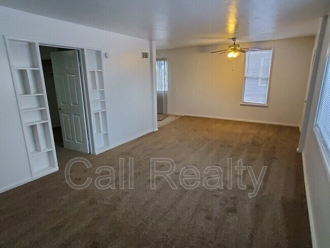 Foto del edificio - 719 W Augusta Ave