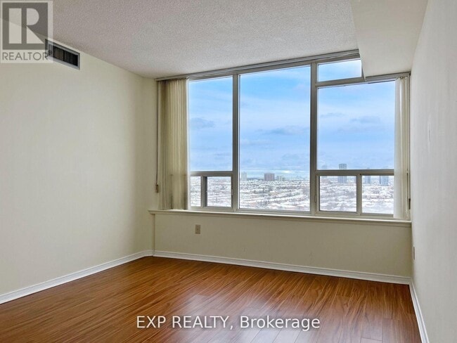 Building Photo - 700 Constellation Dr