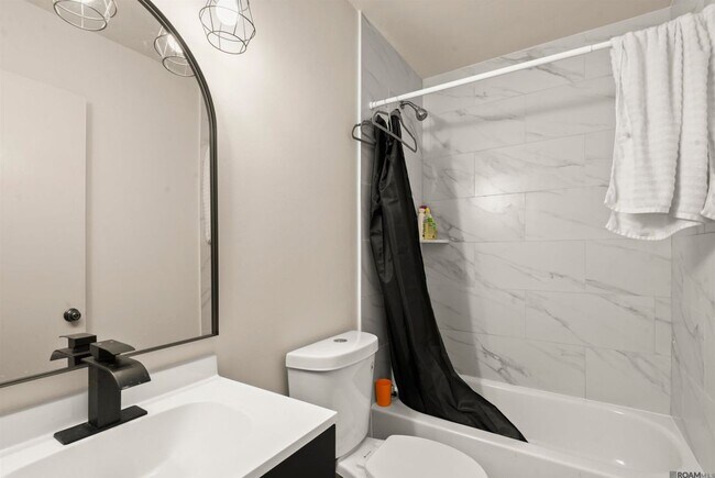 Foto del edificio - 5240 Heritage Dr