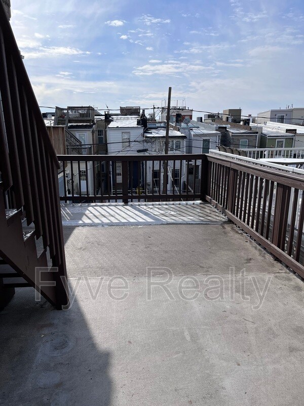 Building Photo - 131 Gittings St