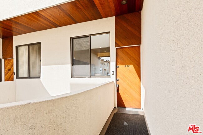 Building Photo - 6209 Pacific Ave