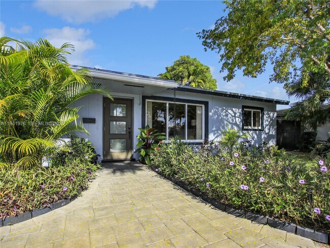 Foto del edificio - 1561 NE 47th St