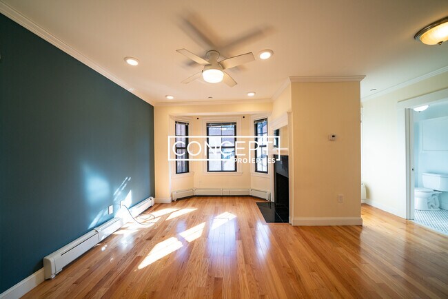 Foto del edificio - 219 Commonwealth Ave