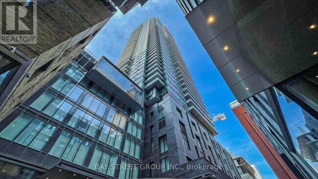 Building Photo - 125 Blue Jays Way