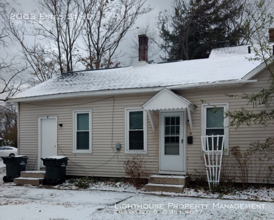Primary Photo - Updated Two Bedroom Apartment in Muskegon