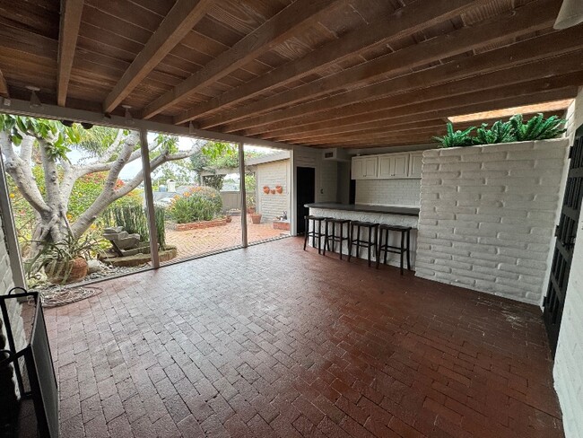 Foto del edificio - 1710 Harper Ave