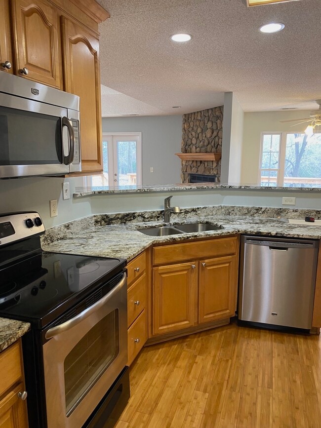 Building Photo - 1183 Wilderness Trl