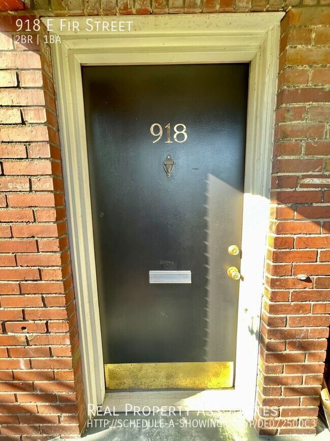 Building Photo - Spacious 2bedroom in Awesome First-Hill Lo...