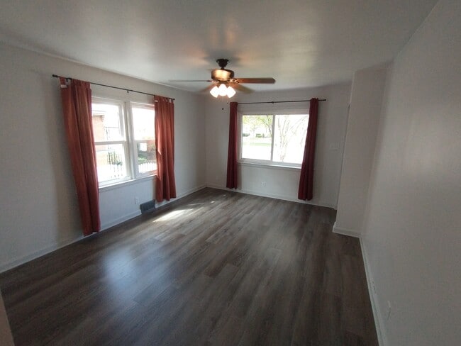 Building Photo - 3166 S 43rd St