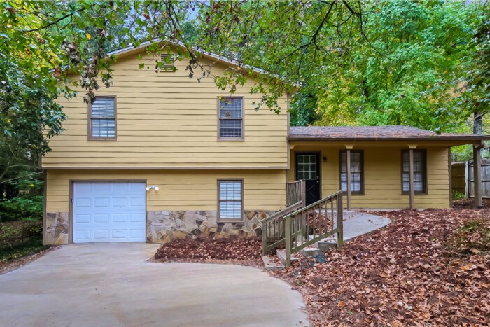 Foto principal - 2439 Hewatt Rd
