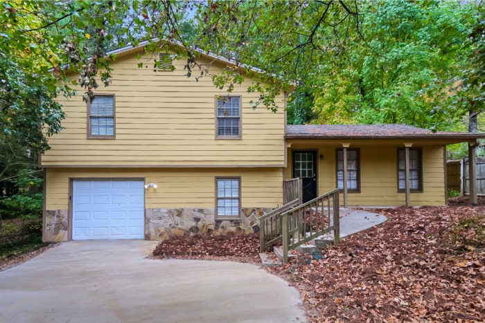 Primary Photo - 2439 Hewatt Rd