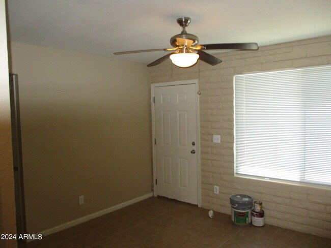Building Photo - 3308 N 66th Pl