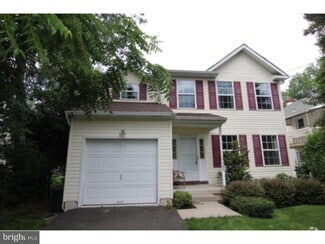 Building Photo - 209 Lancaster Ave