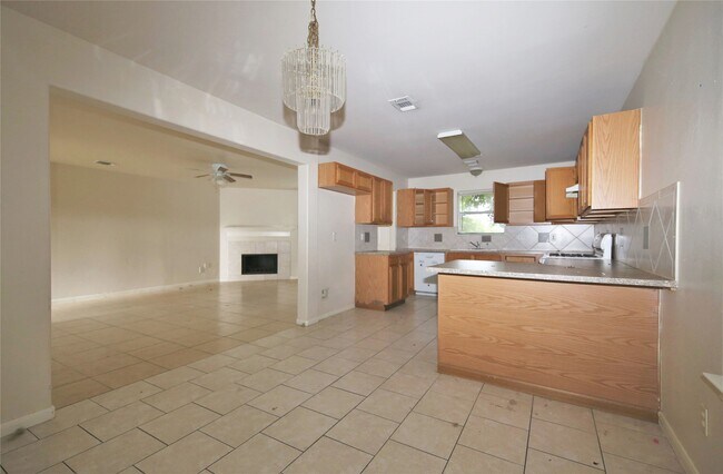 Building Photo - 6923 Cheshire Park Rd