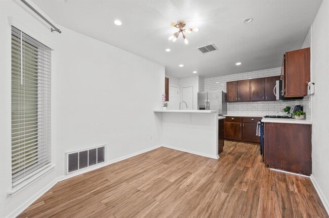 Foto del edificio - 12329 Limerick Ave