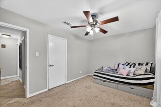 Building Photo - 9402 Meadowcroft Dr