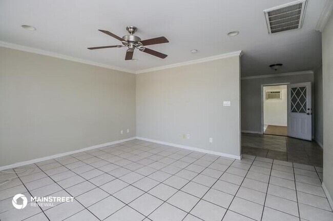 Building Photo - 2039 W Atlanta Ave, Phoenix, AZ 85041