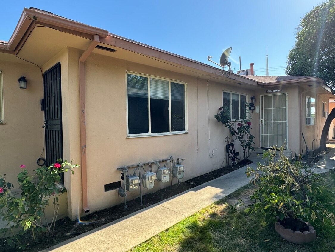 Foto principal - 2927 Peerless Avenue